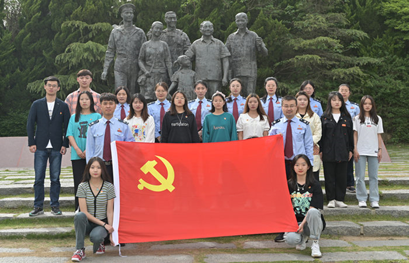 GGX 0511-2邓小平公园照片2_副本2.jpg GGX 0511-2邓小平公园照片2_副本2.jpg