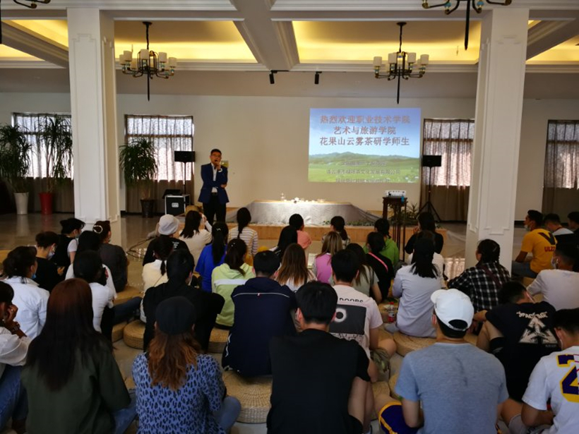 图2詹永斌老师为同学们讲座_副本2.jpg 图2詹永斌老师为同学们讲座_副本2.jpg