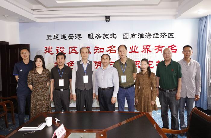 调整大小 合影.jpg